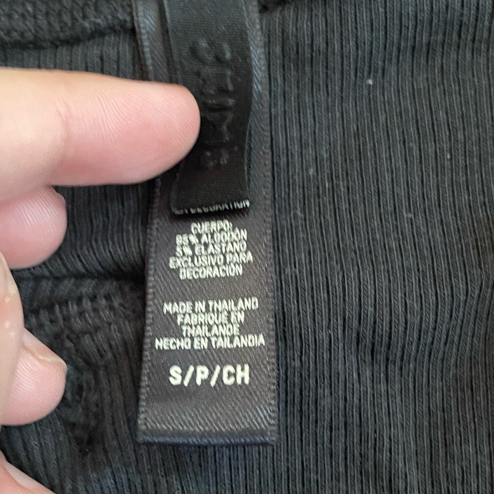 Skims Cotton Rib Long Sleeve Cropped Henley Soot Black size Small - Picture 7 of 9